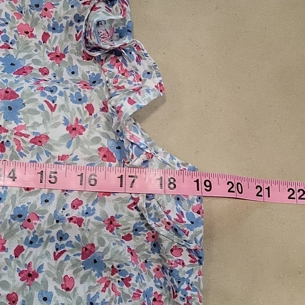 BB Dakota by Steve Madden, Size M Floral Ditzy Patterned Cap Sleeve Top, EUC